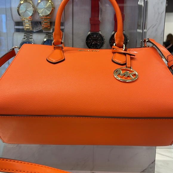 MICHAEL KORS
Sheila Md CZ Faux Saffiano Leather CZ Satchel Crossbody 
POPPY
NWT - Picture 11 of 16